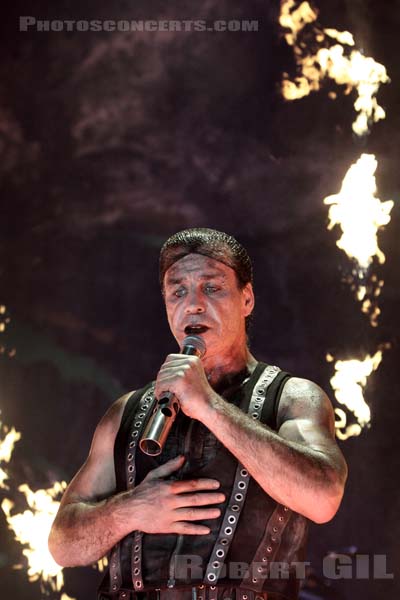 RAMMSTEIN - 2009-12-09 - PARIS - Bercy - 